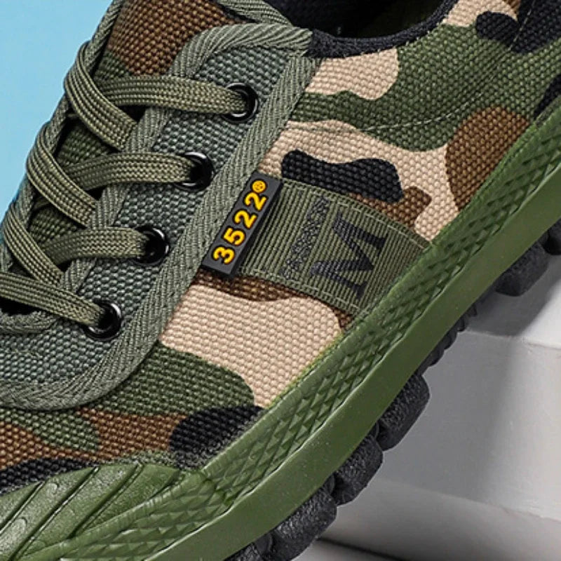 Men's Work Shoes Hiking Tactics Hunt Shoes Trekking Shoes Man Breathable Comfortable Mountain Climbing Shoes Vulcanized Shoes